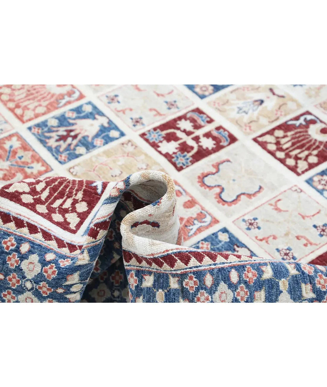Afghan Bakhtiari Rug 5' 6" x 7' 7" Hand-Knotted | No. AT57531