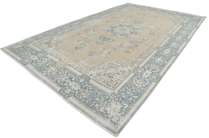 Persian Kerman Rug 9' 10" x 16' 2" Hand-Knotted | No. AT58657
