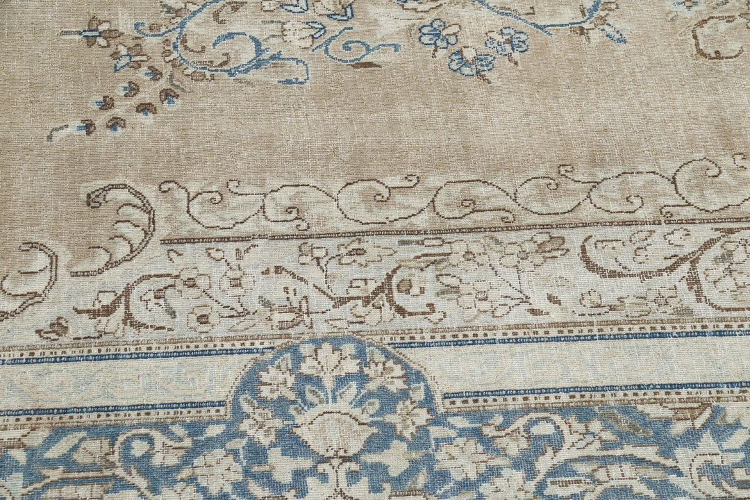 Persian Kerman Rug 9' 10" x 16' 2" Hand-Knotted | No. AT58657