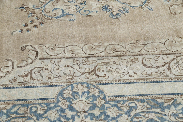 Persian Kerman Rug 9' 10" x 16' 2" Hand-Knotted | No. AT58657