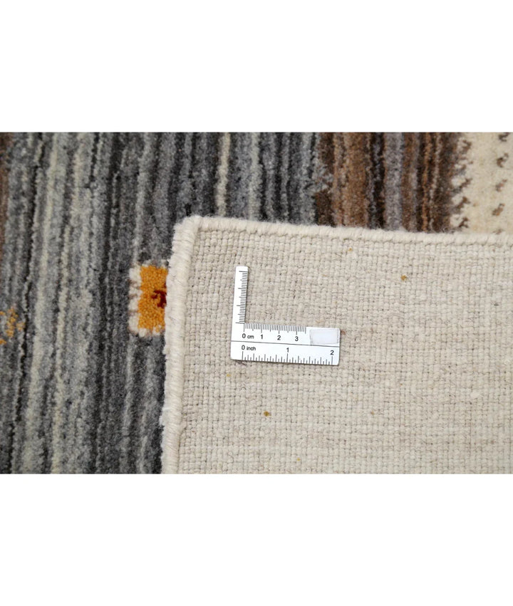Ivory Indian Oriental Rug 6' 7" x 9' 9" Hand-Knotted | No. AT593152