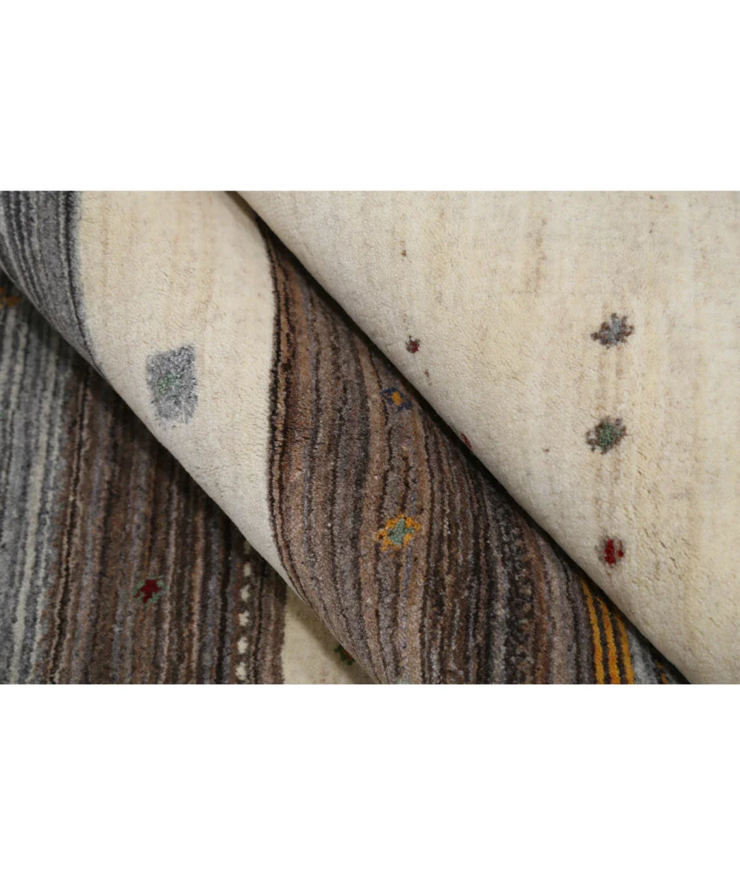 Ivory Indian Oriental Rug 6' 7" x 9' 9" Hand-Knotted | No. AT593152