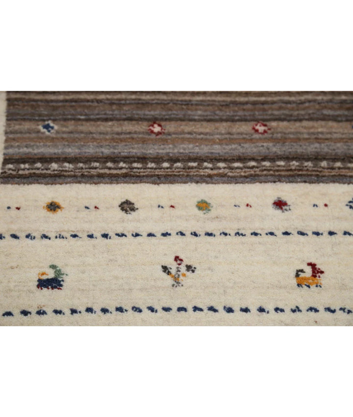 Ivory Indian Oriental Rug 6' 7" x 9' 9" Hand-Knotted | No. AT593152
