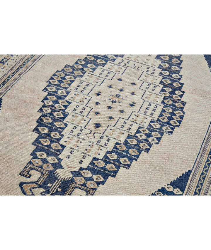 Turkish Taspinar Rug 5'5" x 9'6" Hand-Knotted | No. AT60189