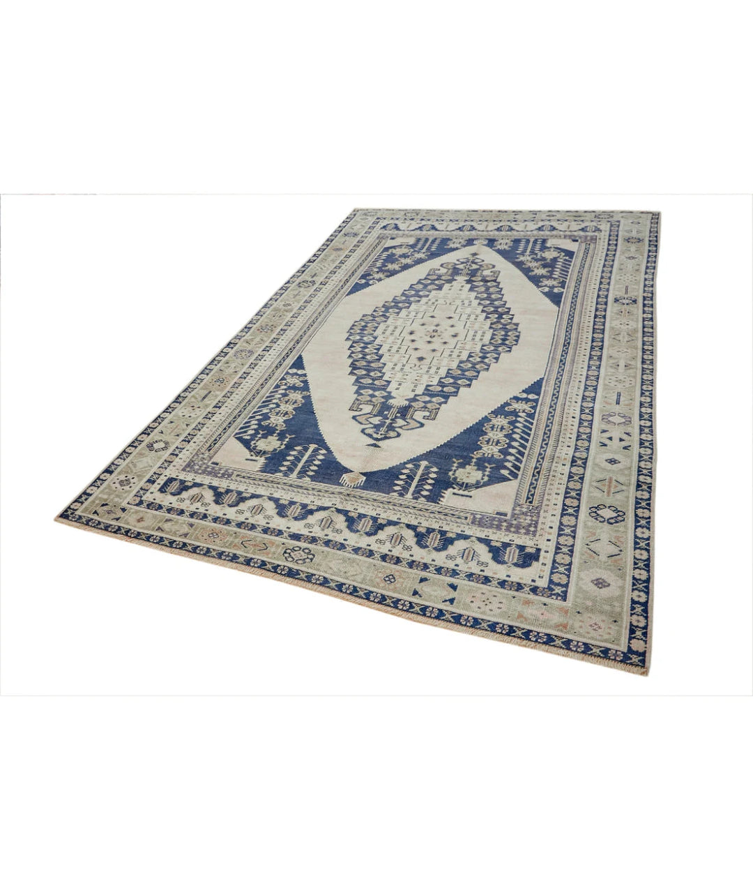 Turkish Taspinar Rug 5'5" x 9'6" Hand-Knotted | No. AT60189