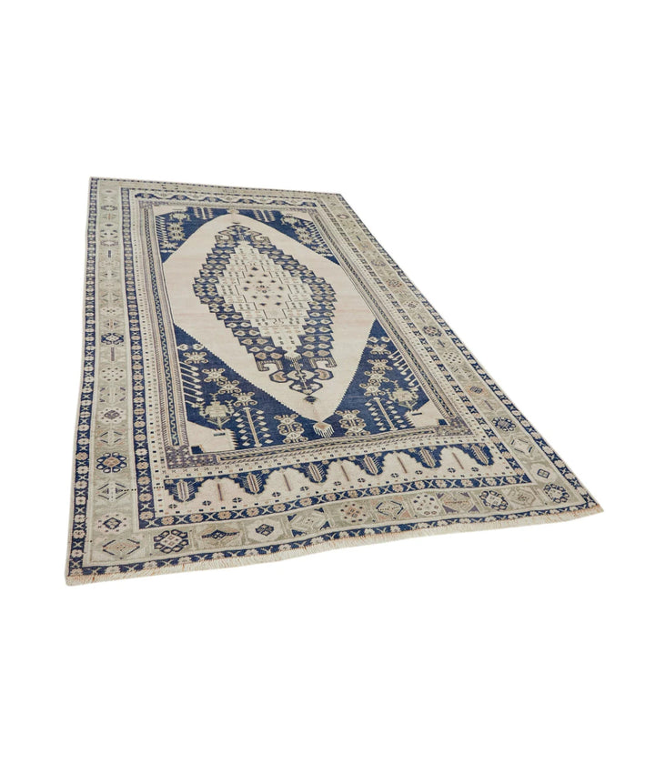 Turkish Taspinar Rug 5'5" x 9'6" Hand-Knotted | No. AT60189