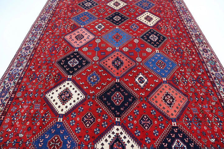 Persian Shiraz Rug 8' 3" x 12' 1" Hand-Knotted | No. AT61393