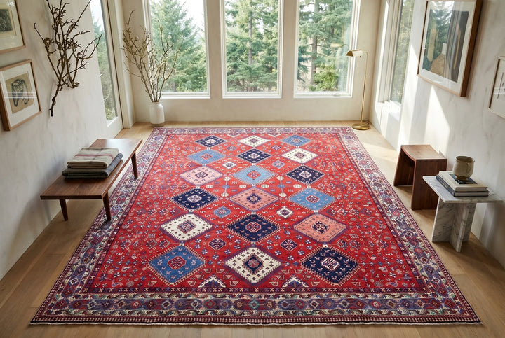 Persian Shiraz Rug 8' 3" x 12' 1" Hand-Knotted | No. AT61393