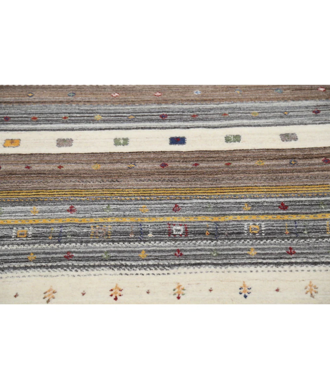 Ivory Indian Oriental Rug 5' 7" x 7' 10" Hand-Knotted | No. AT62800