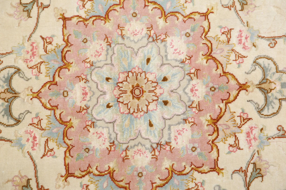 Persian Tabriz Fine Rug 3' 3" x 5' 0" Hand-Knotted | No. AT63955