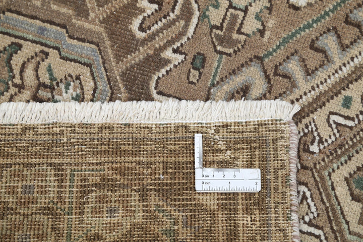 Ivory Persian Heriz Rug 7'11" x 10'8" Hand-Knotted | No. AT64019