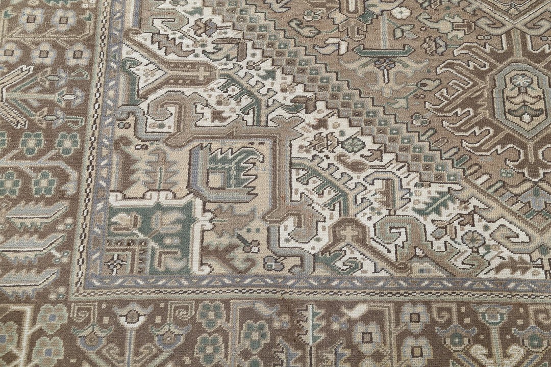 Ivory Persian Heriz Rug 7'11" x 10'8" Hand-Knotted | No. AT64019