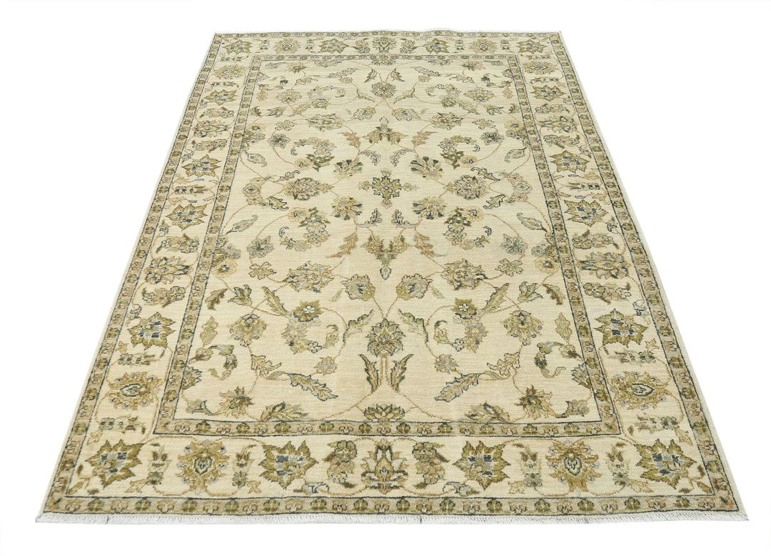 Indian Ziegler Rug 4' 5" x 6' 5" Hand-Knotted | No. AT64371