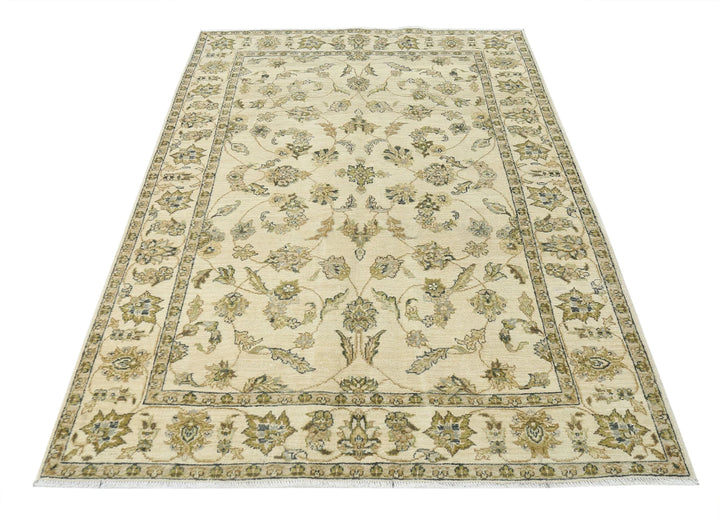 Indian Ziegler Rug 4' 5" x 6' 5" Hand-Knotted | No. AT64371