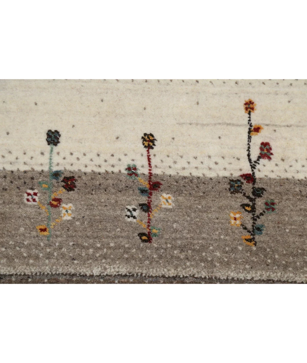 Ivory Indian Lori Rug 5' 4" x 7' 7" Hand-Knotted | No. AT64588