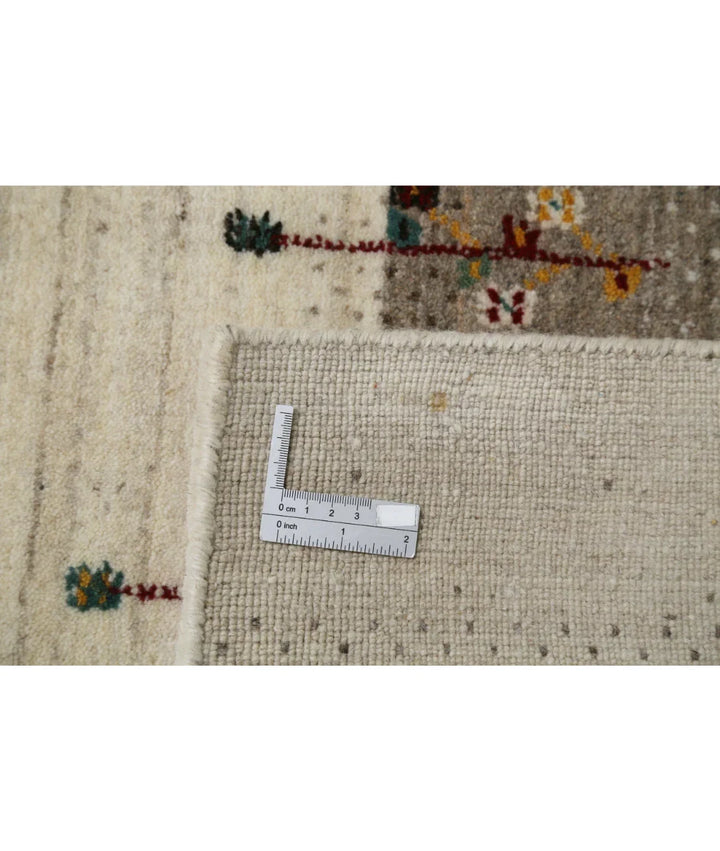 Ivory Indian Oriental Rug 5' 3" x 7' 7" Hand-Knotted | No. AT64896