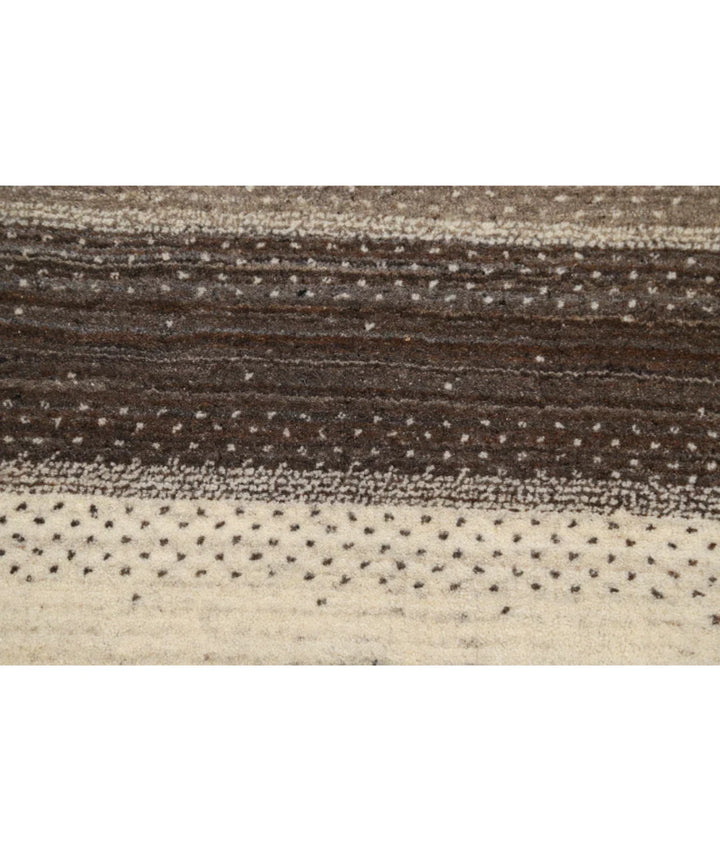 Ivory Indian Oriental Rug 5' 3" x 7' 7" Hand-Knotted | No. AT64896