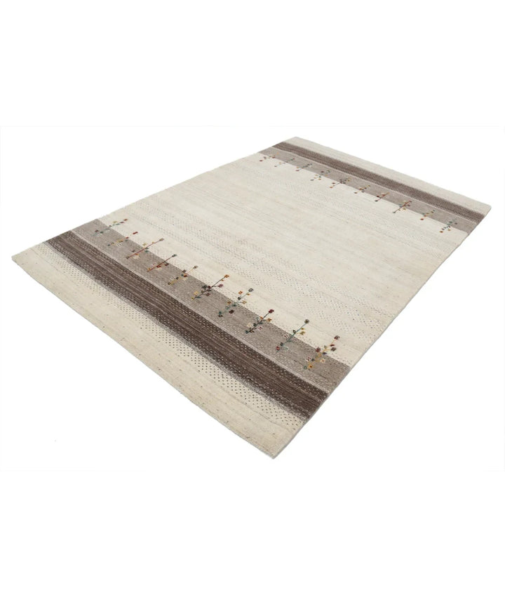 Ivory Indian Oriental Rug 5' 3" x 7' 7" Hand-Knotted | No. AT64896