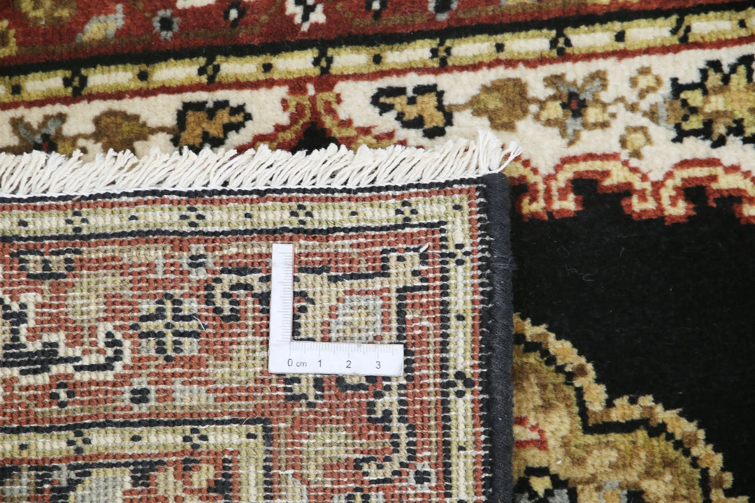 Indian Oriental Rug 1'11" x 2'10" Hand-Knotted | No. AT65253