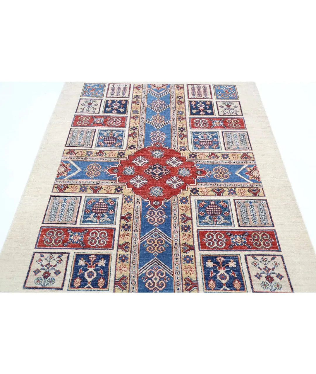 Afghan Bakhtiari Rug 4' 9" x 6' 6" Hand-Knotted | No. AT66175