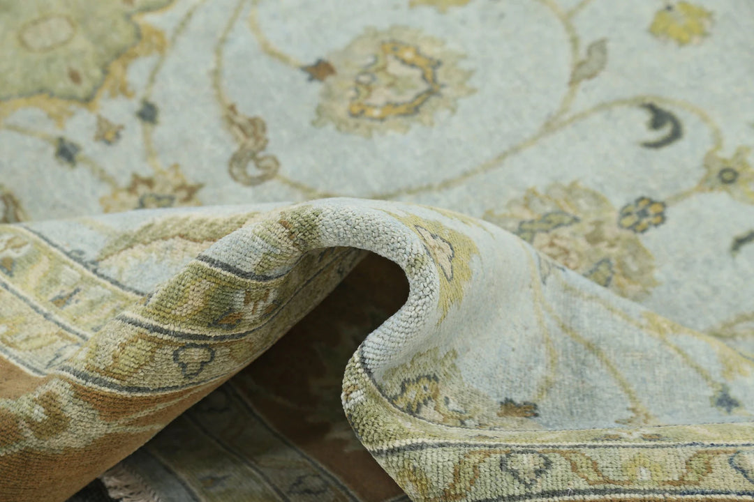 Indian Oriental Rug 7'9" x 9'11" Hand-Knotted | No. AT68367