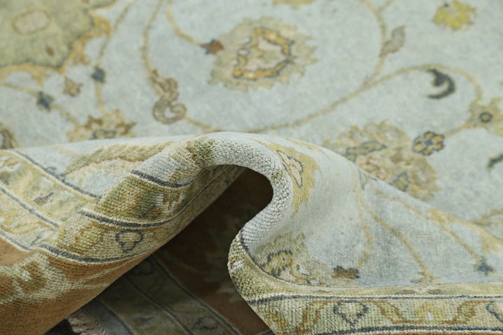 Indian Oriental Rug 7'9" x 9'11" Hand-Knotted | No. AT68367