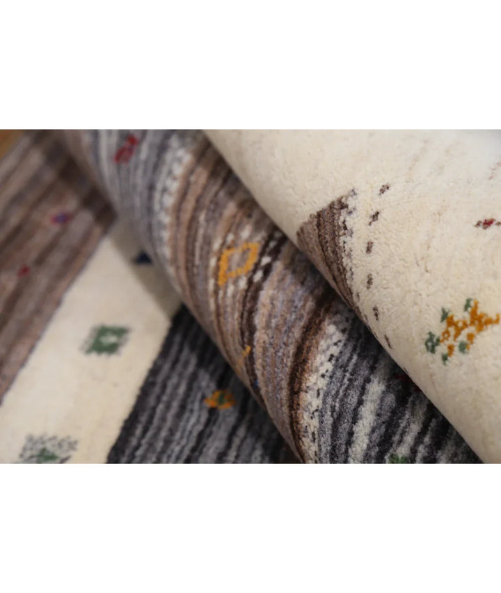 Ivory Indian Oriental Rug 5' 7" x 7' 10" Hand-Knotted | No. AT69042