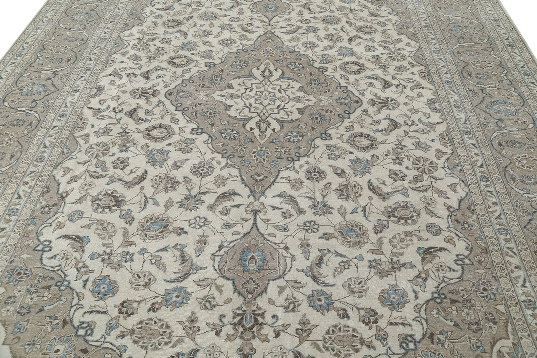 Persian Kashan Rug 9' 7" x 13' 1" Hand-Knotted | No. AT69108