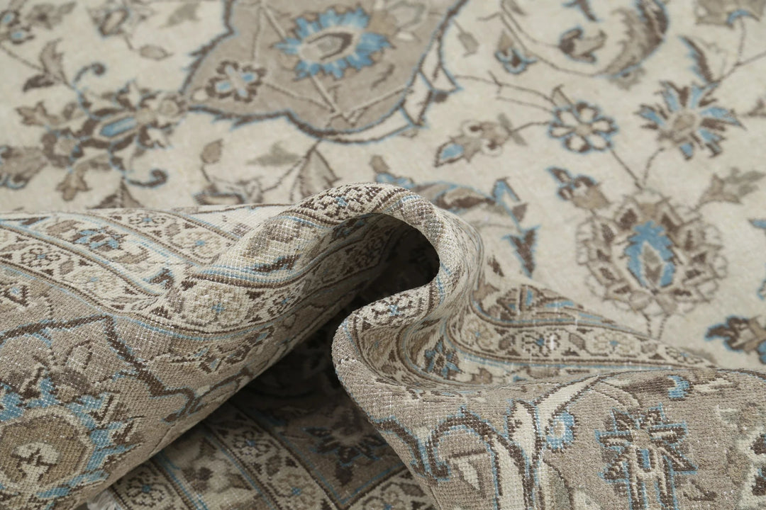 Persian Kashan Rug 9' 7" x 13' 1" Hand-Knotted | No. AT69108