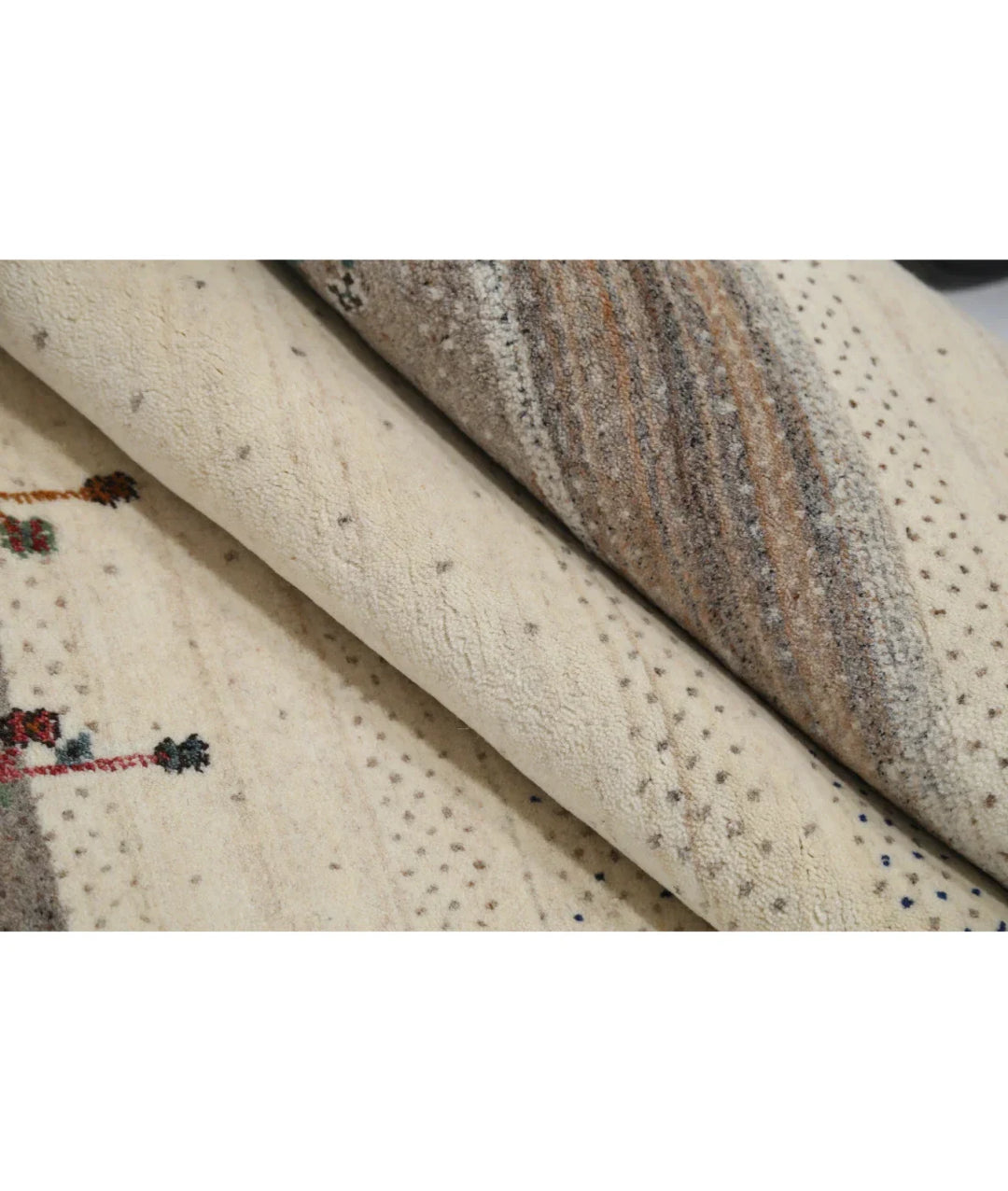 Ivory Indian Lori Rug 4' 7" x 6' 5" Hand-Knotted | No. AT69543