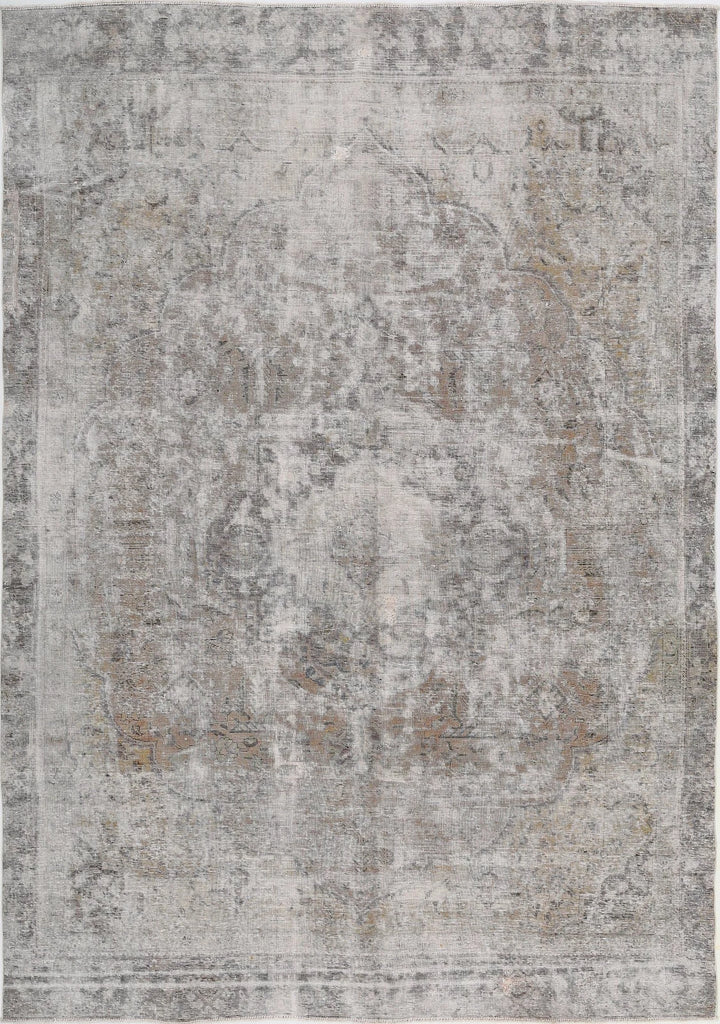 Persian Tabriz Rug 6' 11" x 10' 1" Hand-Knotted | No. AT70408