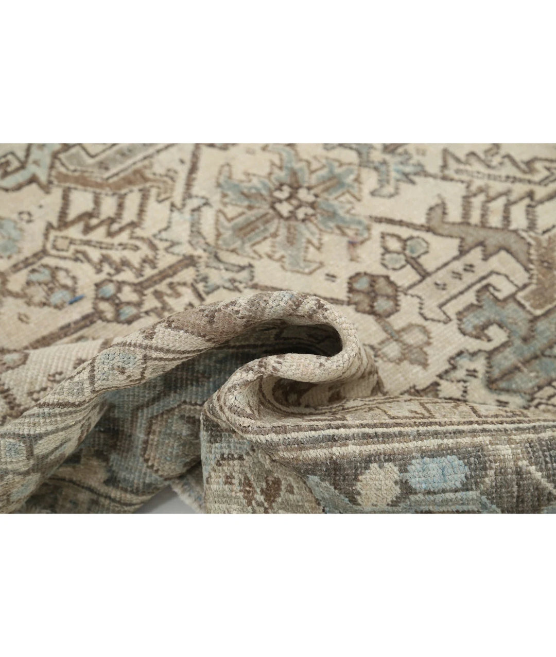 Persian Heriz Rug 6' 10" x 8' 4" Hand-Knotted | No. AT70895