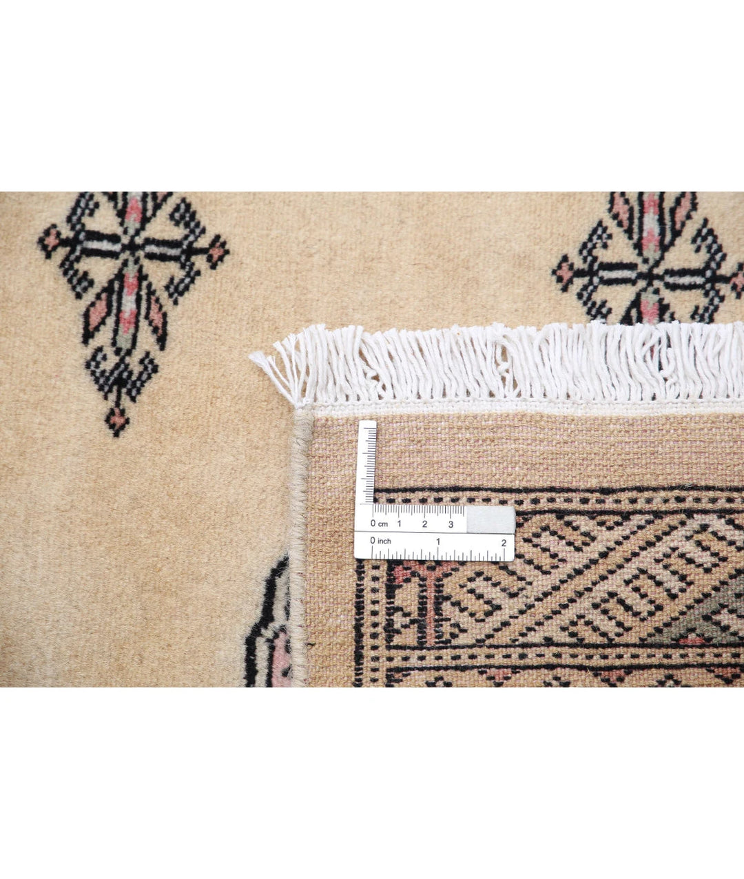 Ivory Pakistani Tribal Rug 4' 1" x 5' 10" Hand-Knotted detail