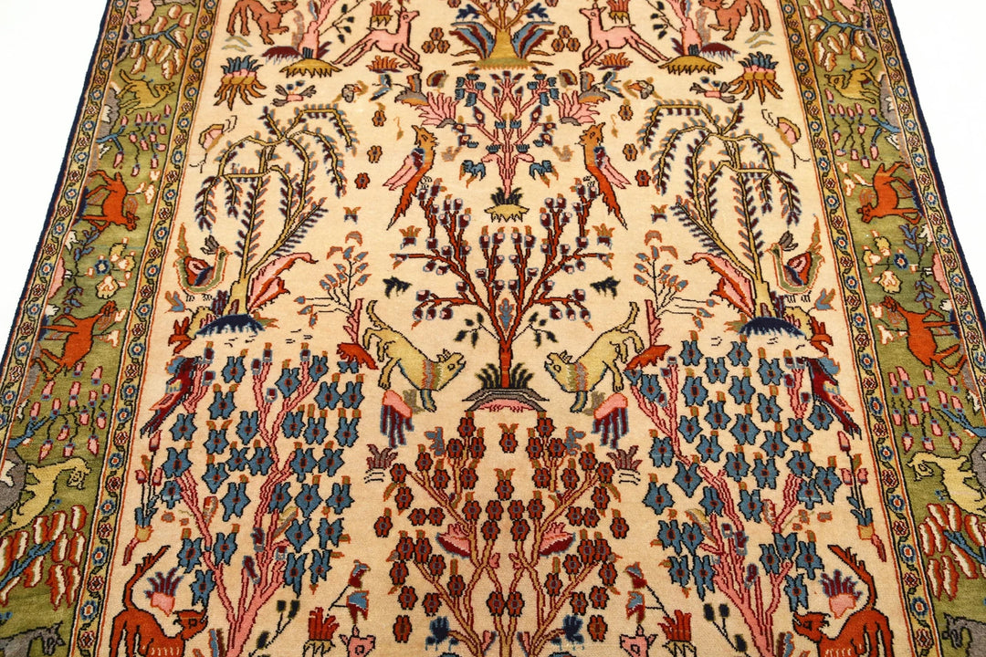 Ivory Oriental Qum Rug 4' 6" x 6' 8" Hand-Knotted | No. AT74534