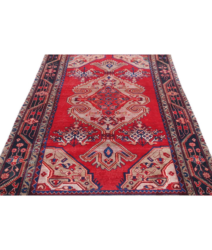 Persian Hamadan Rug 4' 7" x 8' 9" Hand-Knotted | No. AT75166