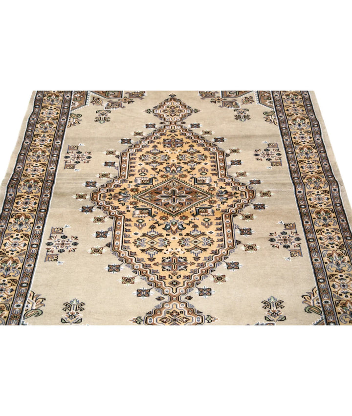 Ivory Pakistani Bokhara Rug 4' 6" x 6' 4" Hand-Knotted | No. AT77405