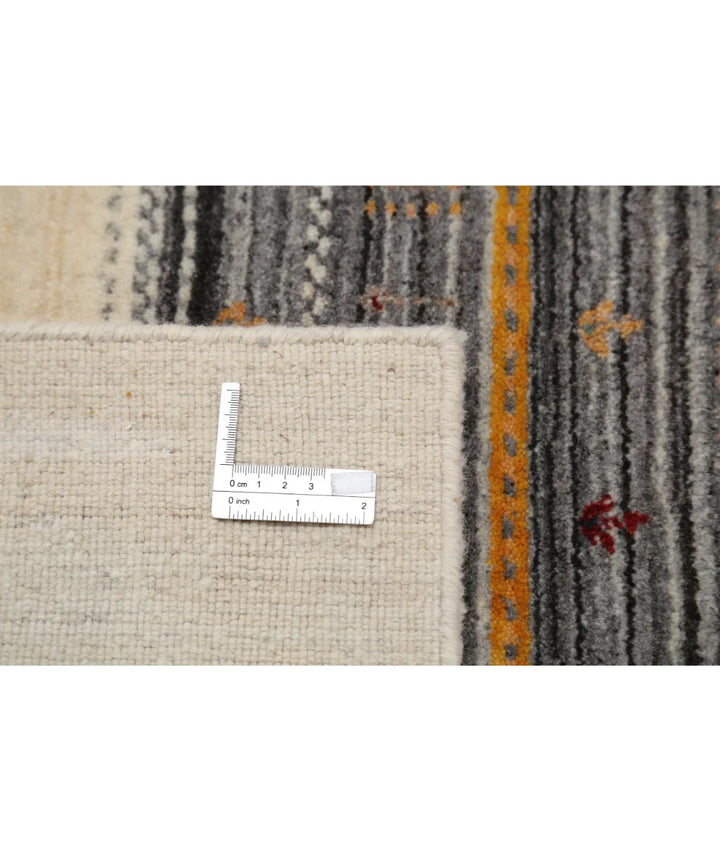 Ivory Indian Oriental Rug 5'7" x 7'10" Hand-Knotted | No. AT77687