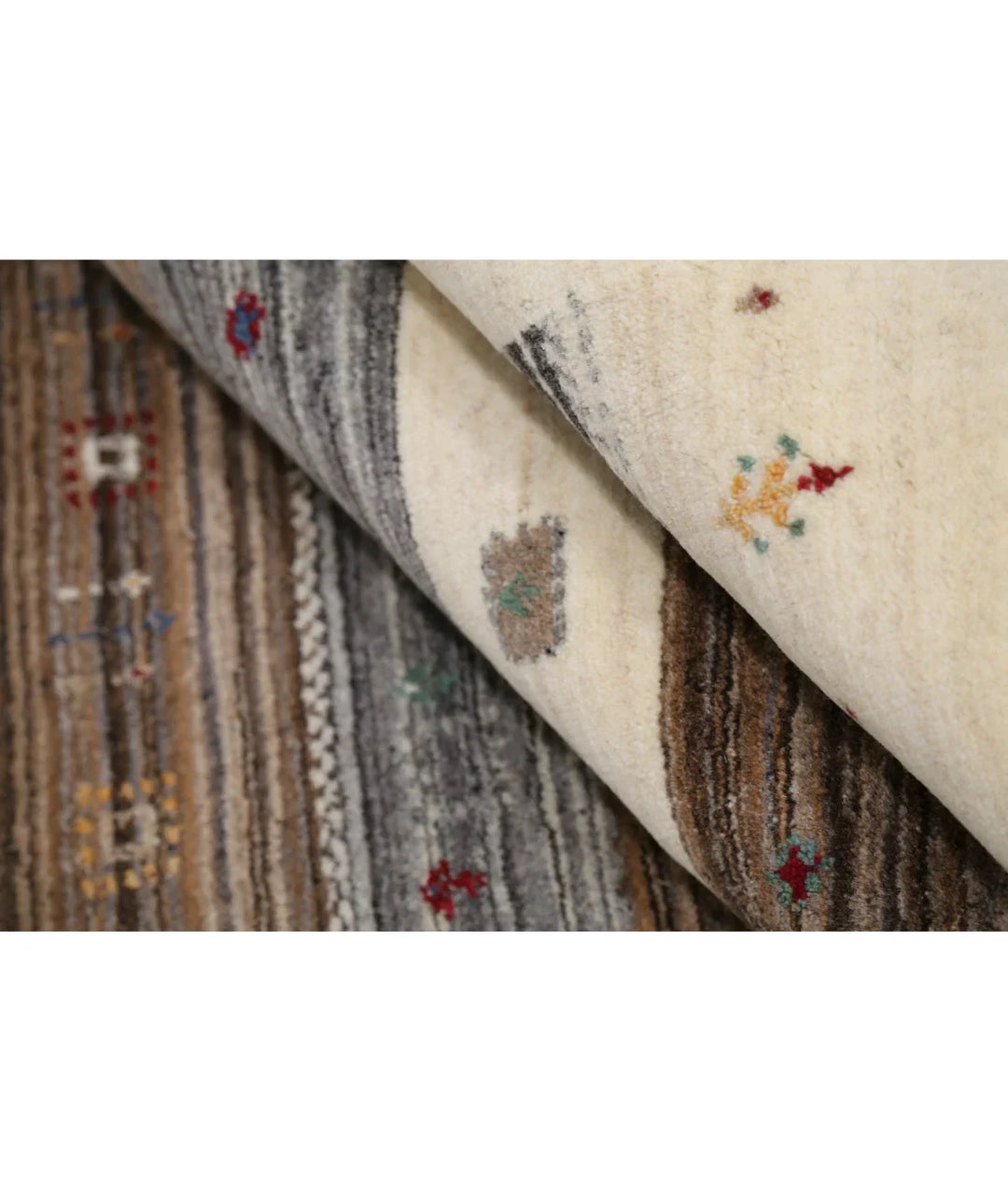 Ivory Indian Oriental Rug 5'7" x 7'10" Hand-Knotted | No. AT77687