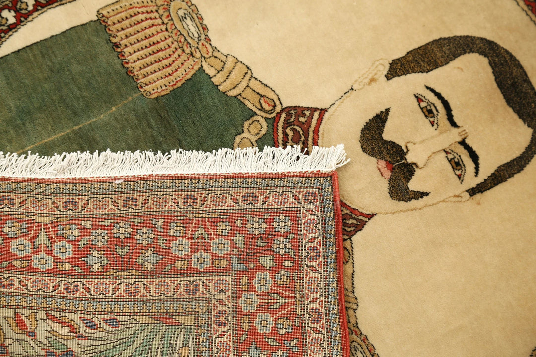 Persian Pictorial Rug 2' 5" x 3' 2" Hand-Knotted | No. AT77794