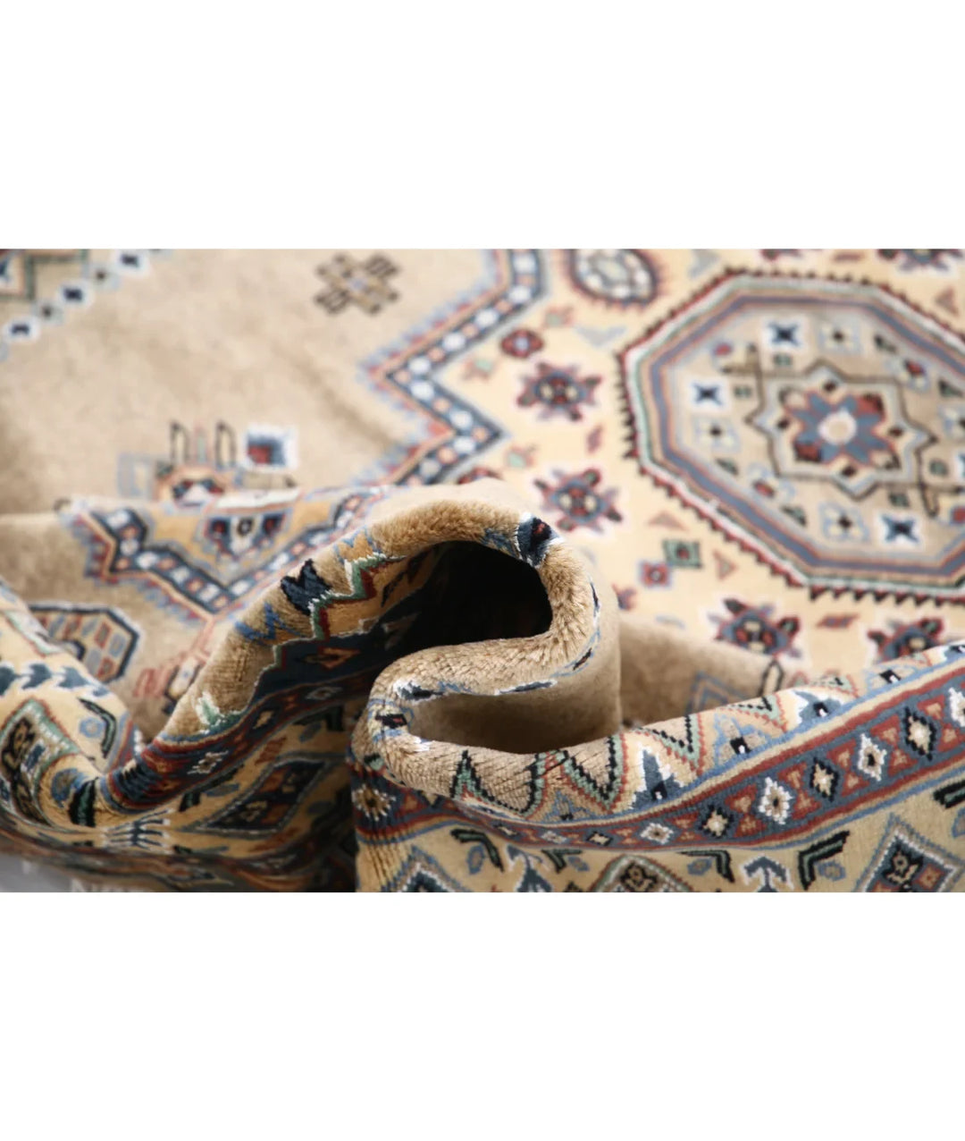 Pakistani Bokhara Rug 4' 6" x 6' 9" Hand-Knotted | No. AT78973