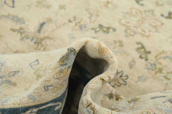 Ivory Indian Ziegler Rug 5'6" x 8'4" Hand-Knotted | No. AT79347