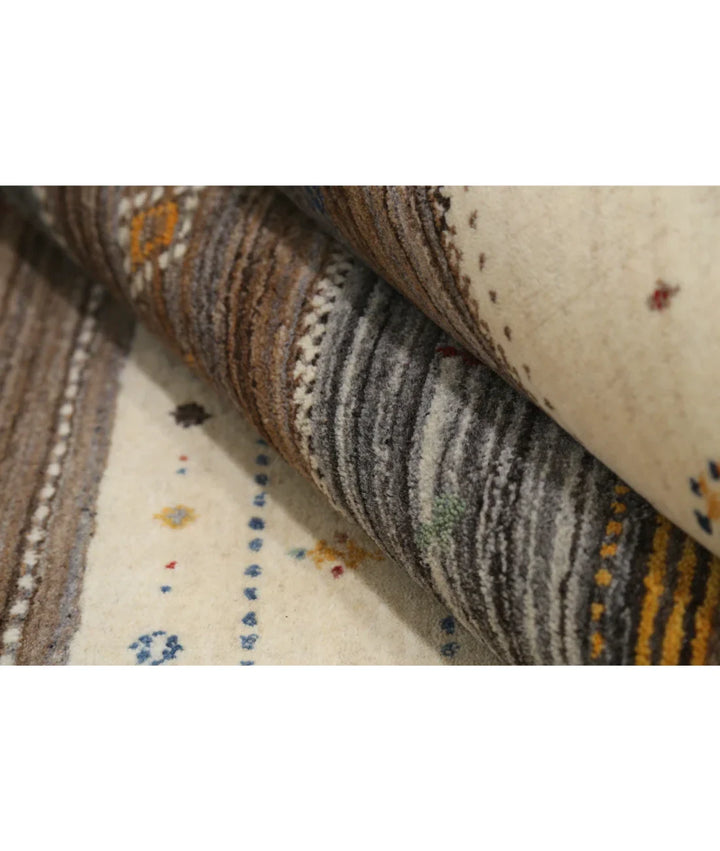 Ivory Indian Oriental Rug 6' 7" x 9' 10" Hand-Knotted | No. AT81085