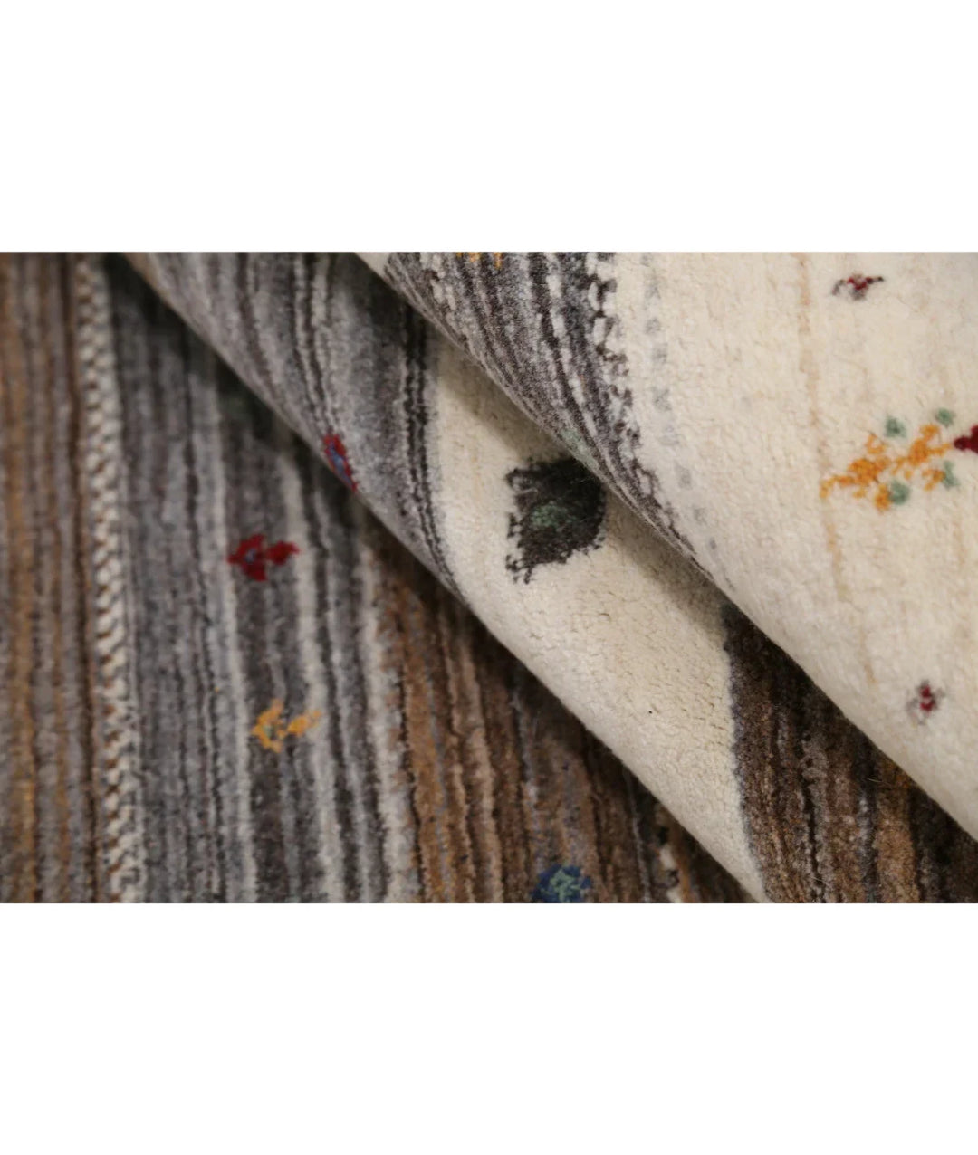 Ivory Indian Lori Rug 5' 8" x 7' 7" Hand-Knotted | No. AT82113