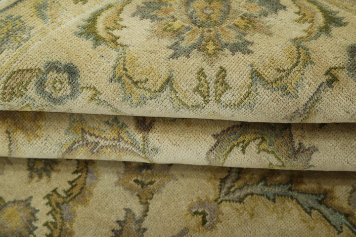 Indian Ziegler Rug 7' 9" x 9' 7" Hand-Knotted | No. AT82365