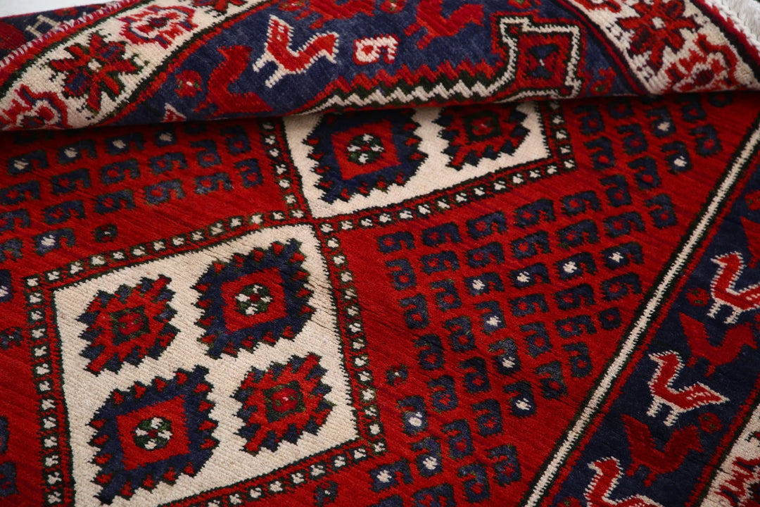 Persian Shiraz Rug 2' 9" x 3' 9" Hand-Knotted | No. AT83650