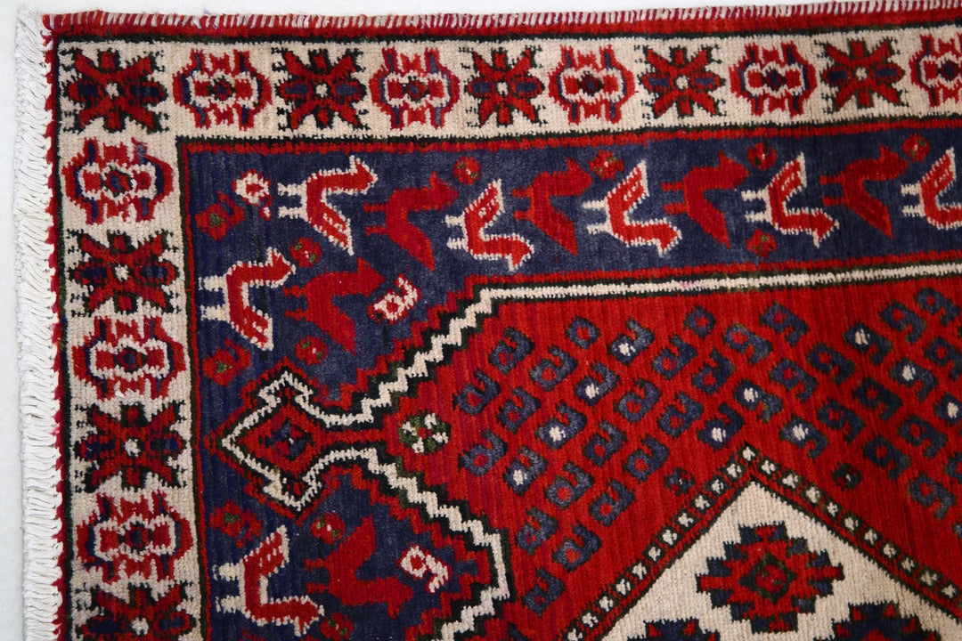 Persian Shiraz Rug 2' 9" x 3' 9" Hand-Knotted | No. AT83650