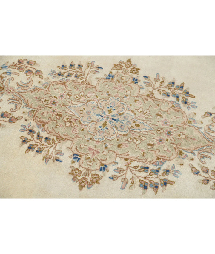 Persian Kerman Rug 5' 11" x 8' 8" Hand-Knotted | No. AT84443