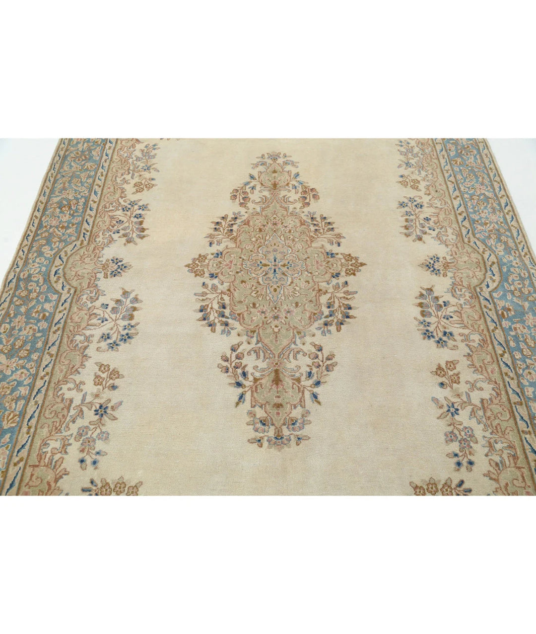 Persian Kerman Rug 5' 11" x 8' 8" Hand-Knotted | No. AT84443