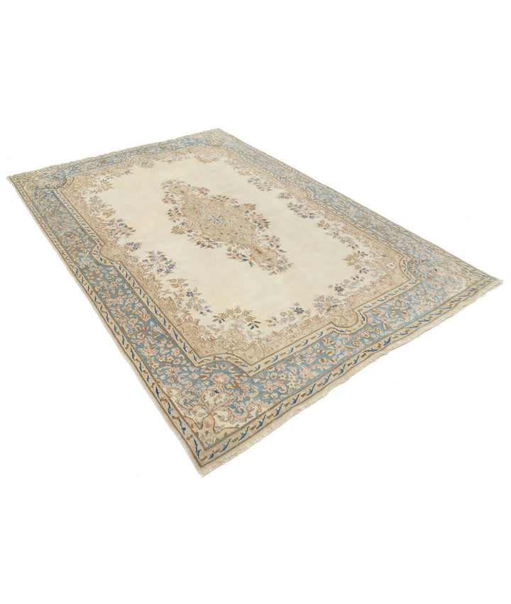 Persian Kerman Rug 5' 11" x 8' 8" Hand-Knotted | No. AT84443