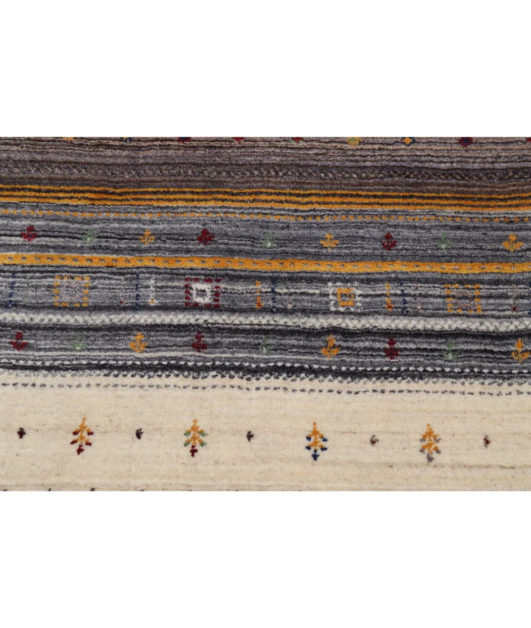 Ivory Indian Oriental Rug 5' 8" x 7' 10" Hand-Knotted | No. AT845348